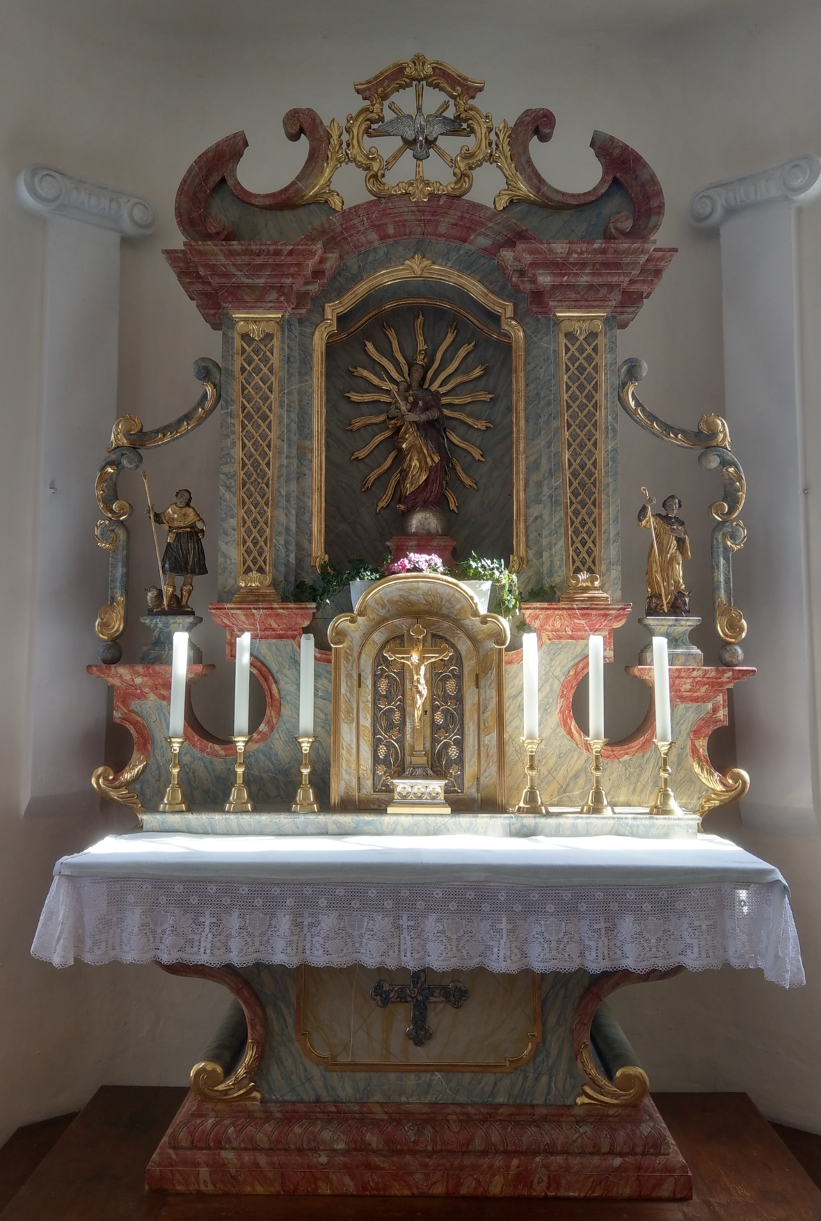 Hochaltar der Filialkirche St. Leonhard