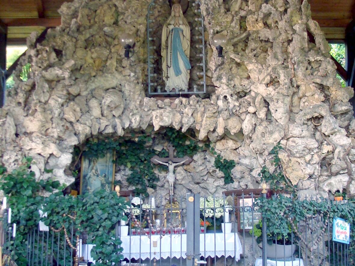 Lourdes-Grotte Glött